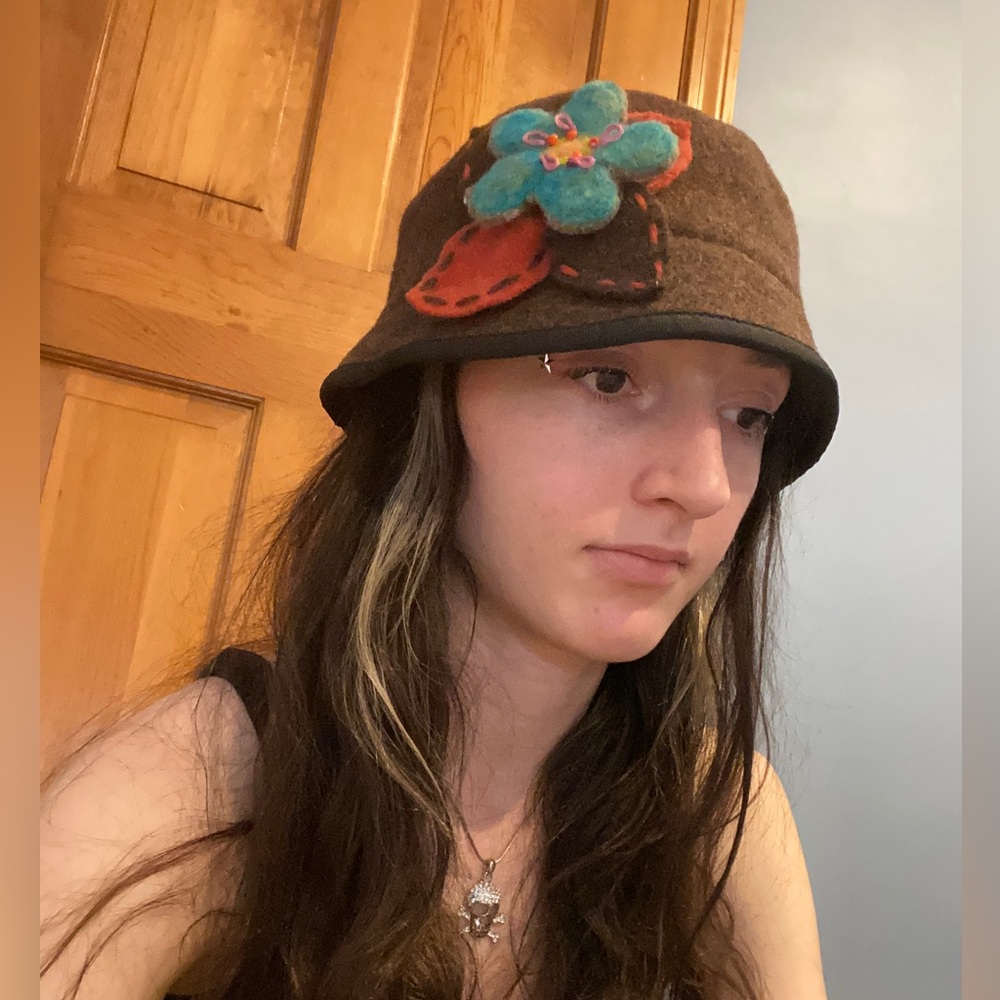 Vintage felt flower hat